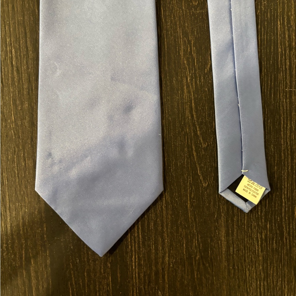 Tie by Romario Manzini